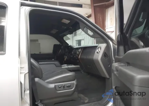 2011 Ford F-250 Lariat z USA, uszkodzony, nr VIN 1FT7W2BT5BEB74782